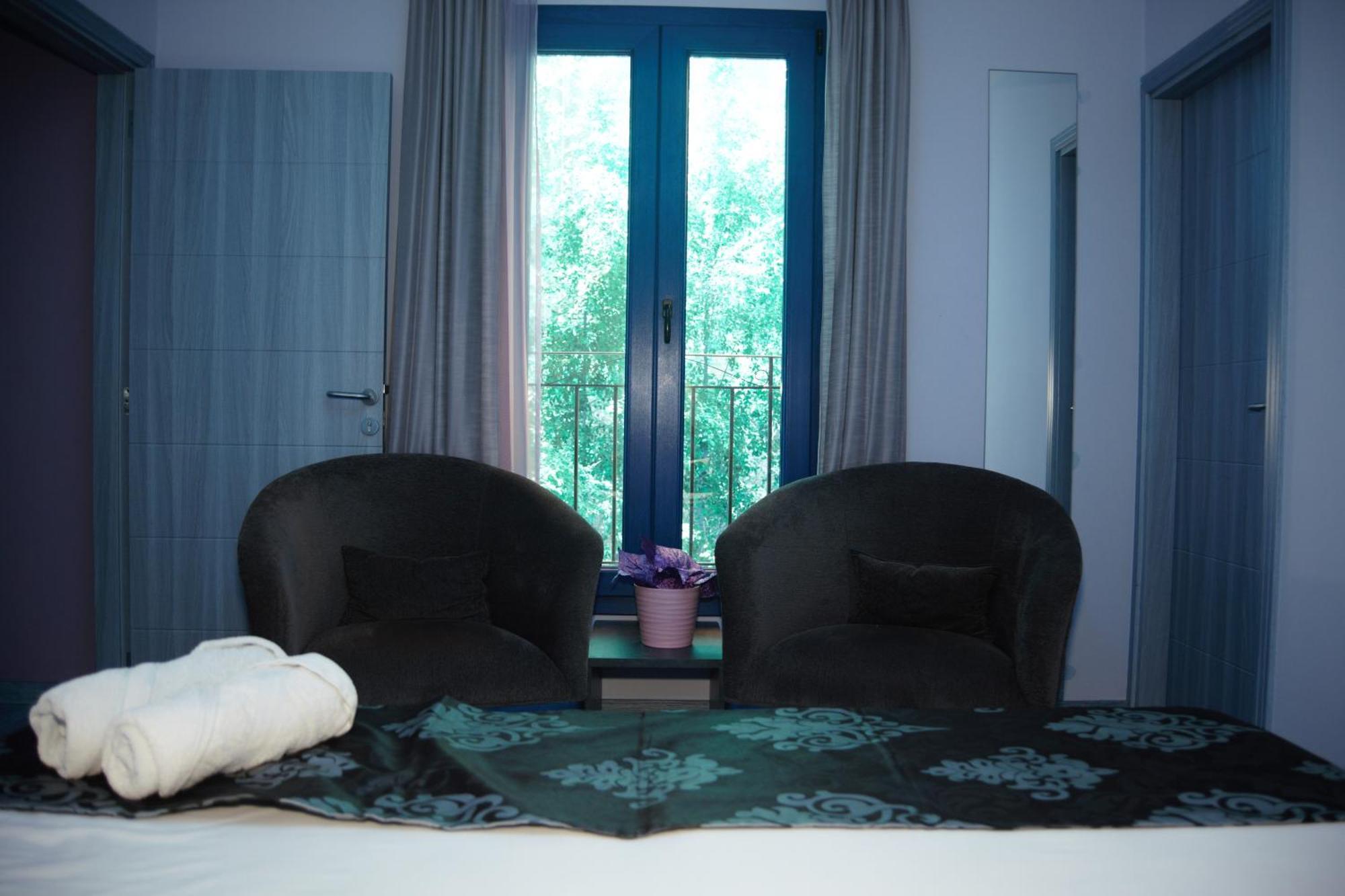 Hotello Guest Suites Jounieh Bagian luar foto